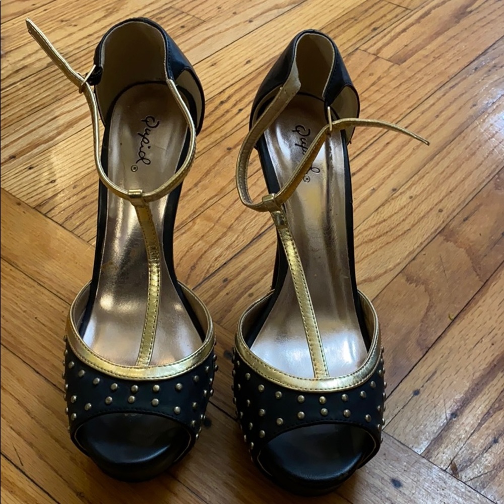 Black and Gold peep toe size 9